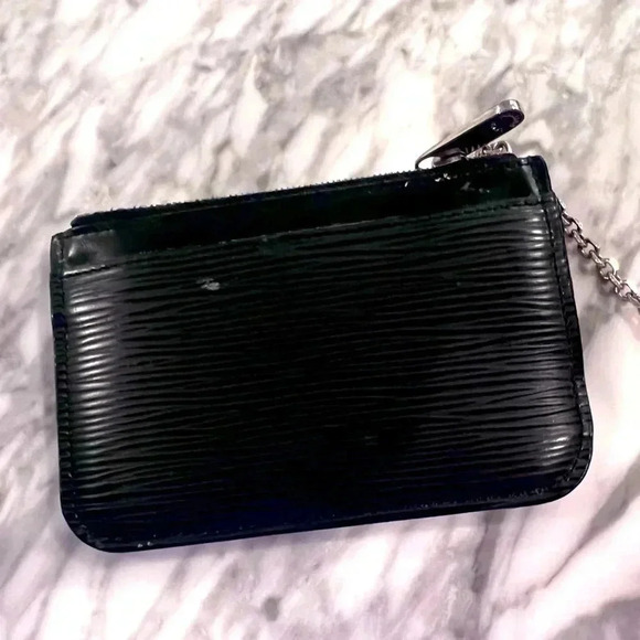 Louis Vuitton Black Card Holder with Chain - Pre Loved - Picture 2 of 5